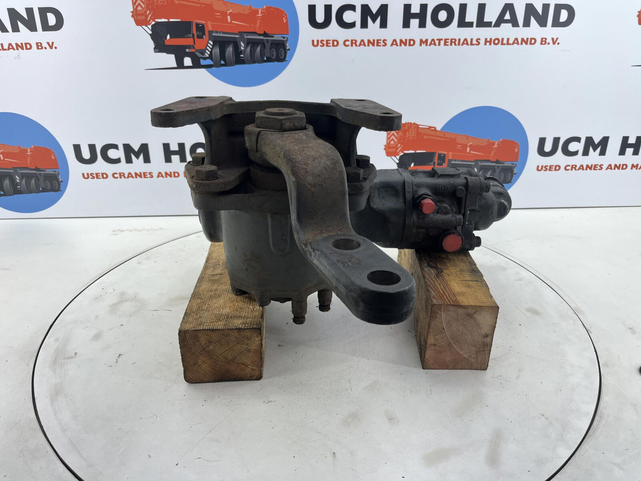 Terex ZF Steering box 135bar - Caixa de direção para Guindaste: foto 1 Terex ZF Steering box 135bar - Caixa de direção para Guindaste: foto 1