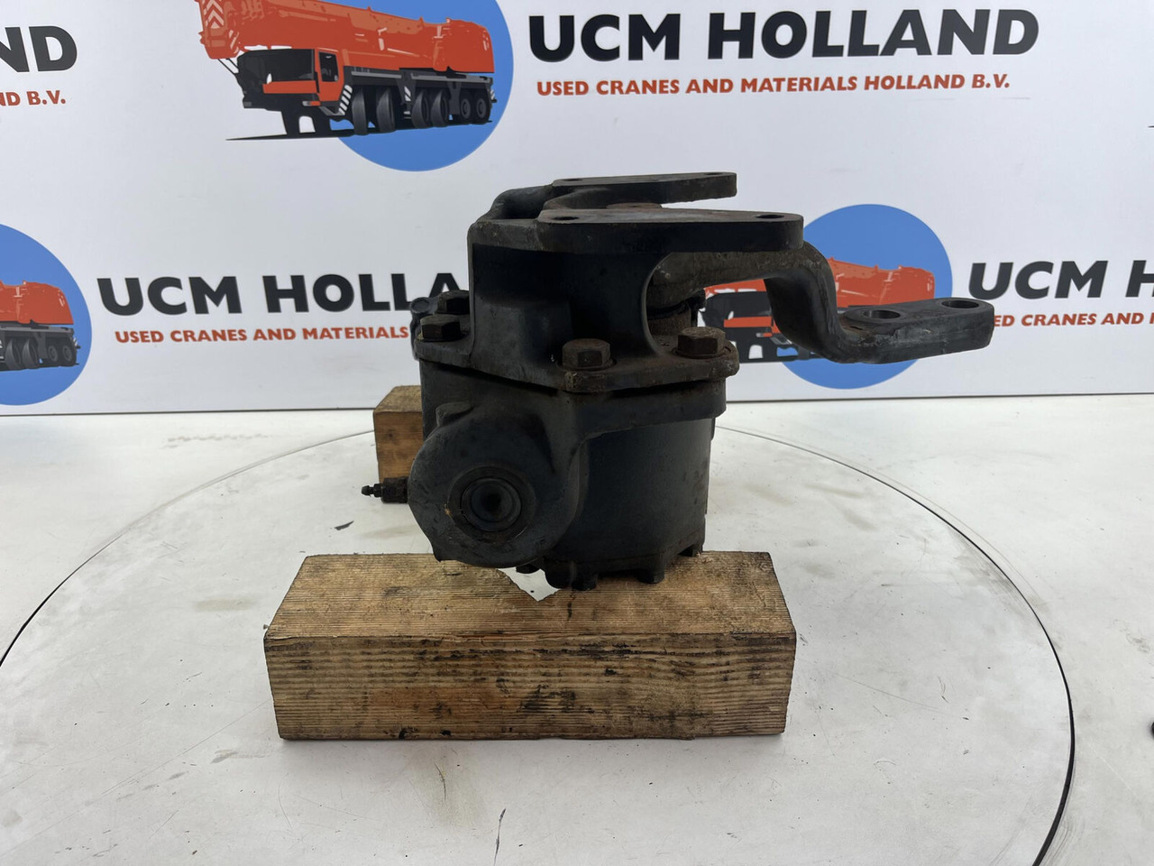 Terex ZF Steering box 135bar - Caixa de direção para Guindaste: foto 2 Terex ZF Steering box 135bar - Caixa de direção para Guindaste: foto 2
