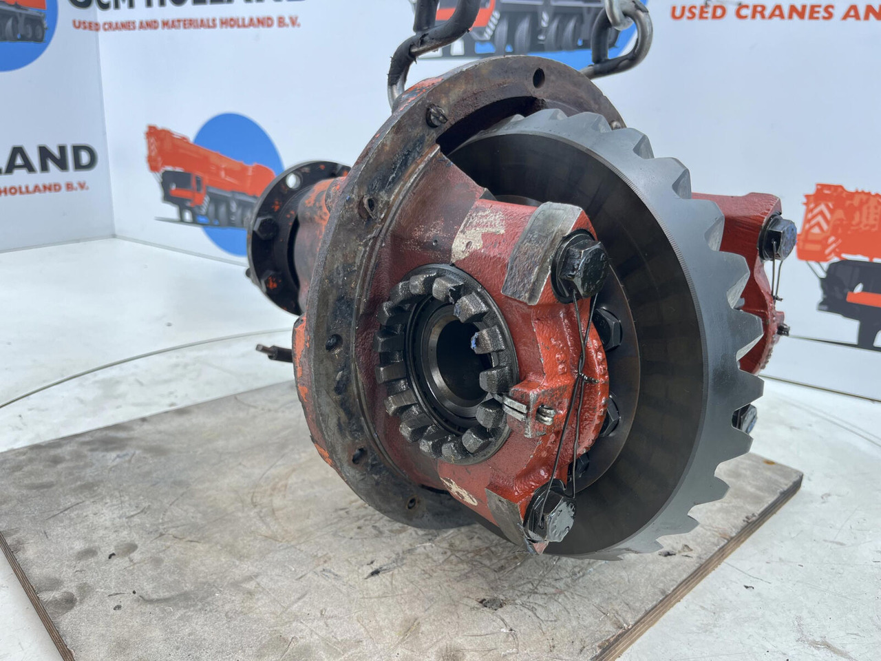 ZF LT 1055 end differential 14x29 - Diferencial para Grua móvel: foto 1 ZF LT 1055 end differential 14x29 - Diferencial para Grua móvel: foto 1