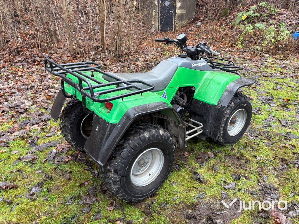 Fyrhjuling - Kawasaki KLF 300 C - Quadriciclo: foto 5 Fyrhjuling - Kawasaki KLF 300 C - Quadriciclo: foto 5