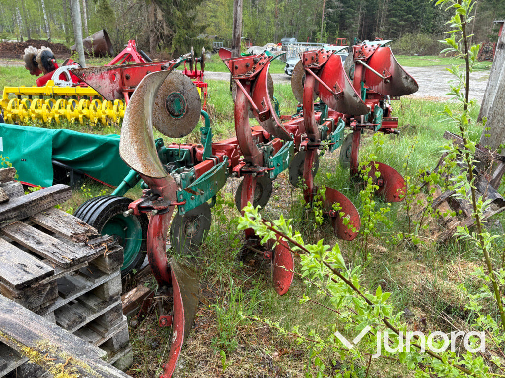 Fyrskärig plog Kverneland ES 80 - Arado: foto 4 Fyrskärig plog Kverneland ES 80 - Arado: foto 4