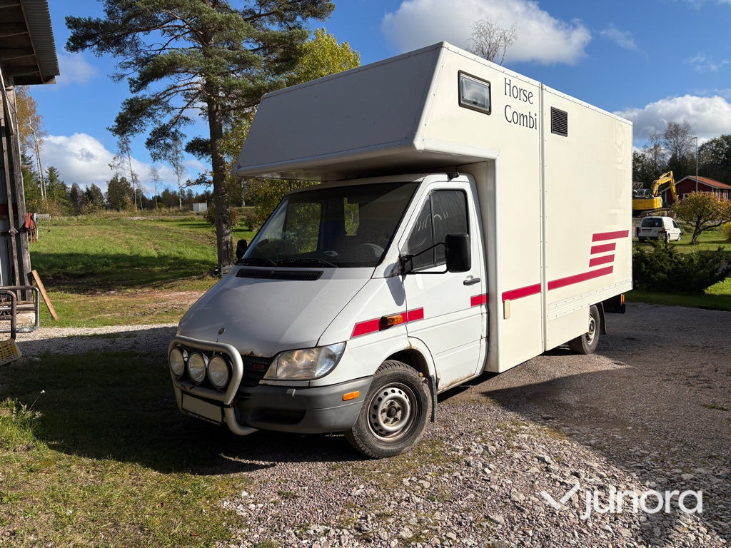 Hästtransport Mercedes-Benz 316 CDI - Autocaravana capucine: foto 1 Hästtransport Mercedes-Benz 316 CDI - Autocaravana capucine: foto 1