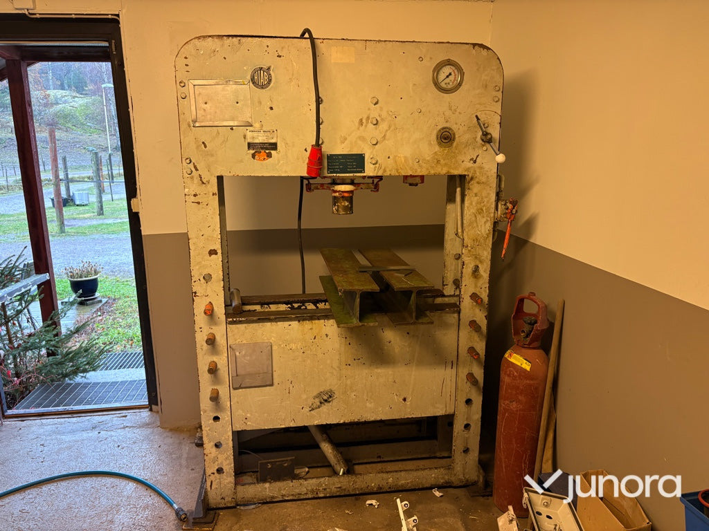 Hydraulpress - Hiab H100E, 100 ton - Quinadeira: foto 3 Hydraulpress - Hiab H100E, 100 ton - Quinadeira: foto 3