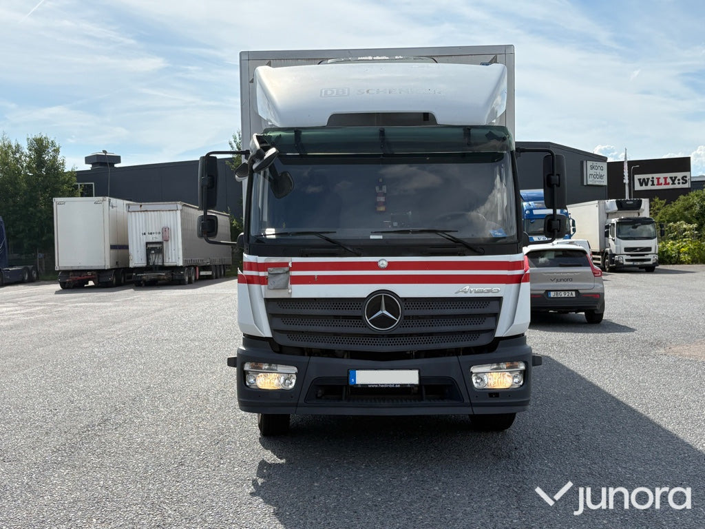 Lastbil Mercedes Atego 1223 - Camião furgão: foto 2 Lastbil Mercedes Atego 1223 - Camião furgão: foto 2