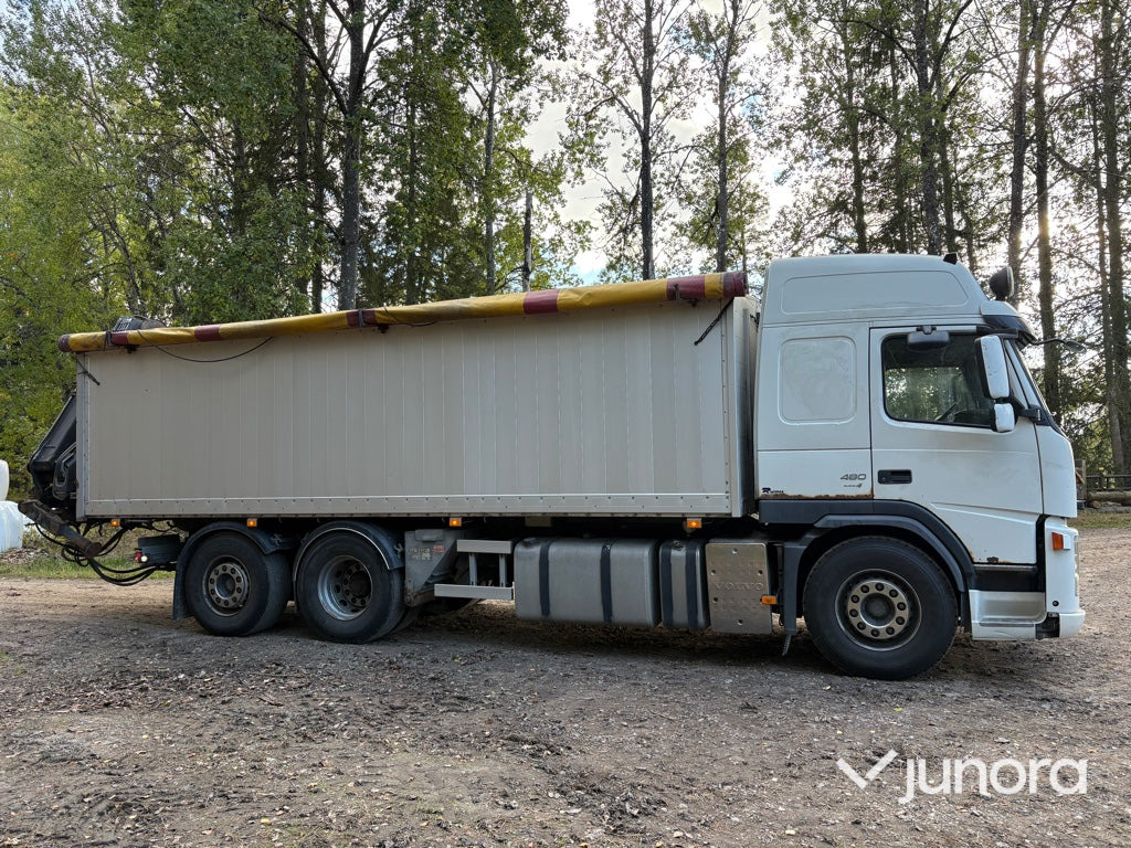 Lastbil Volvo FM-480 6*2 med lyftkran - Camião de caixa aberta/ Plataforma, Camião grua: foto 5 Lastbil Volvo FM-480 6*2 med lyftkran - Camião de caixa aberta/ Plataforma, Camião grua: foto 5