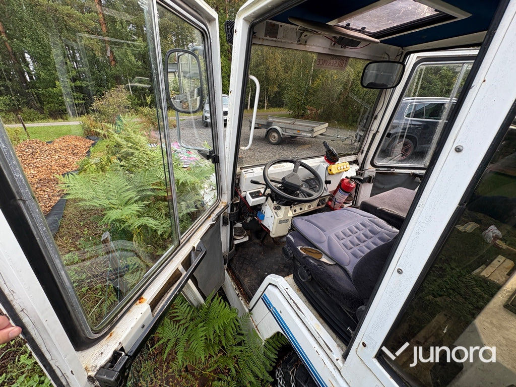 Plogbil - Bagagetruck - Trator de bagagem: foto 5 Plogbil - Bagagetruck - Trator de bagagem: foto 5