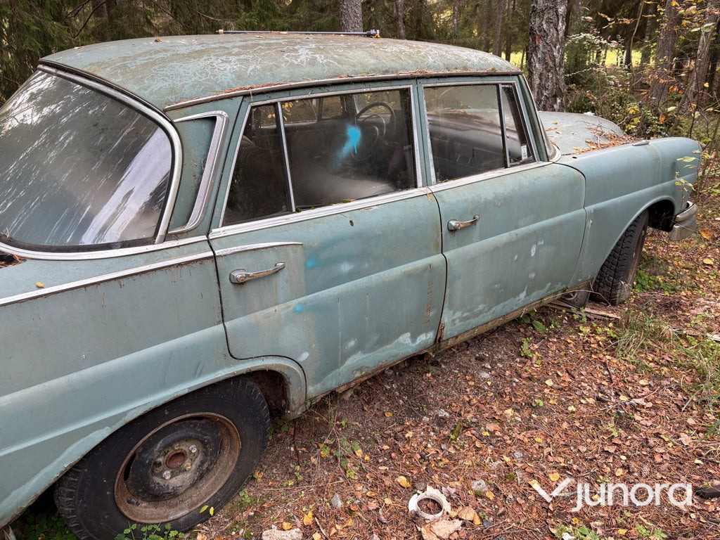 Renoveringsobjekt - Mercedes-Benz 220 S - Automóvel: foto 3 Renoveringsobjekt - Mercedes-Benz 220 S - Automóvel: foto 3