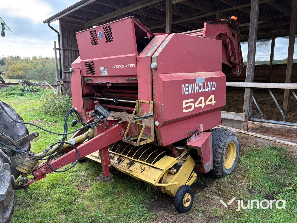 Rundbalspress New Holland 544 Cropcutter - Enfardadeira de fardos redondos: foto 1 Rundbalspress New Holland 544 Cropcutter - Enfardadeira de fardos redondos: foto 1