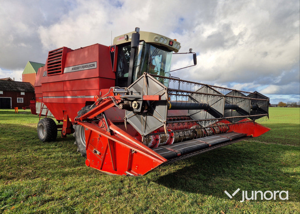 Skördetröska - Massey Ferguson, 36 - Ceifeira debulhadora: foto 1 Skördetröska - Massey Ferguson, 36 - Ceifeira debulhadora: foto 1