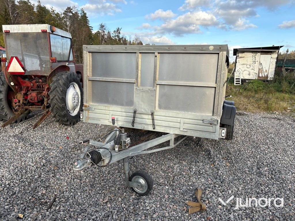 Slaktvagn - Igass 2 TON Combi - Reboque plataforma/ Caixa aberta: foto 2 Slaktvagn - Igass 2 TON Combi - Reboque plataforma/ Caixa aberta: foto 2