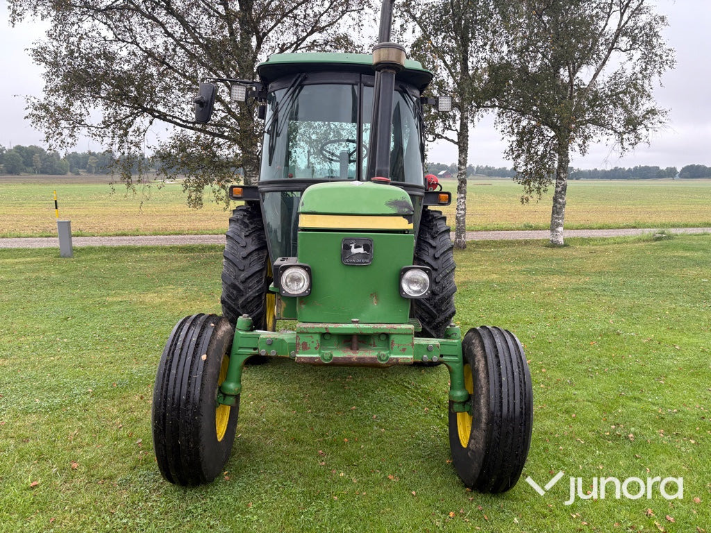 Traktor John Deere 2250 - Trator: foto 2 Traktor John Deere 2250 - Trator: foto 2