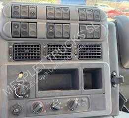 Camião basculante Iveco Trakker 310: foto 15
