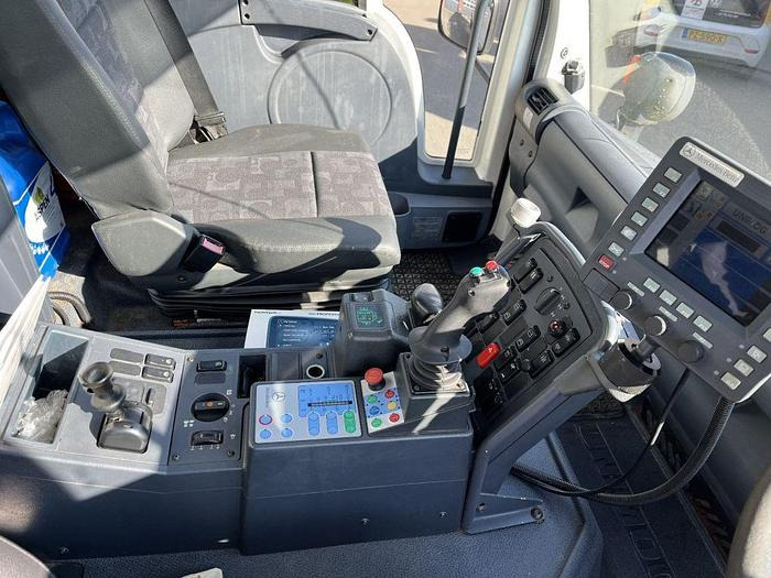 Varredora urbana Mercedes-Benz Unimog U400 U400 4 x 2 / Schmidt SK350 sweeper: foto 8