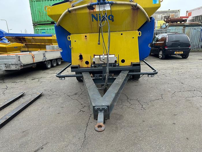Nido Stratos B35K-30 ACLN-490 - Espalhador de areia/ Sal: foto 4 Nido Stratos B35K-30 ACLN-490 - Espalhador de areia/ Sal: foto 4