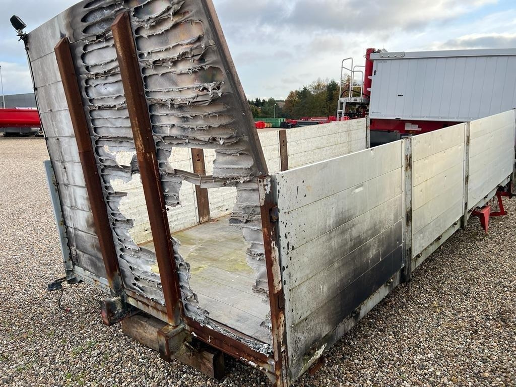 6300 mm - plads til bagmonteret kran - Carroçaria de caixa aberta: foto 4 6300 mm - plads til bagmonteret kran - Carroçaria de caixa aberta: foto 4