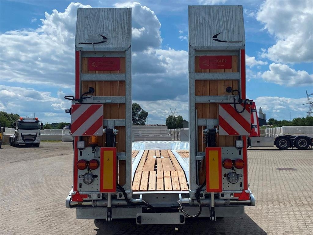 Hangler DTS 300 3 akslet med ramper - Reboque baixa: foto 5 Hangler DTS 300 3 akslet med ramper - Reboque baixa: foto 5
