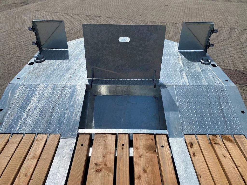 Hangler DTS 300 3 akslet med ramper - Reboque baixa: foto 3 Hangler DTS 300 3 akslet med ramper - Reboque baixa: foto 3