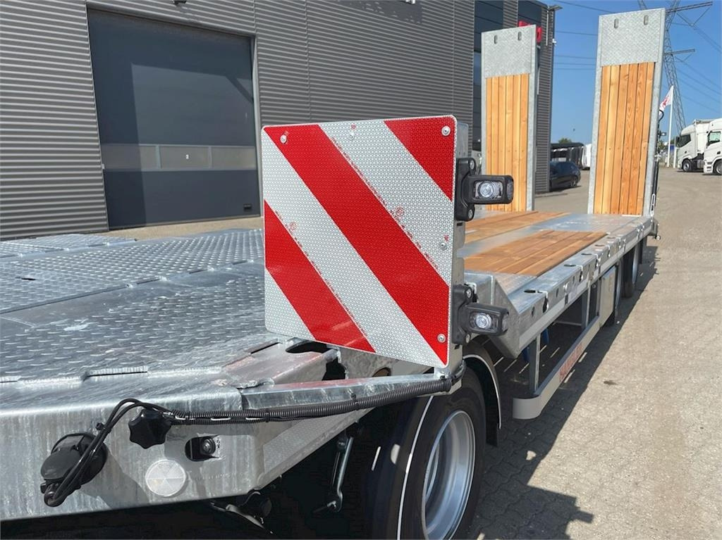 Hangler VTS-H 400 4 akslet - 2 delt ramper - Reboque baixa: foto 4 Hangler VTS-H 400 4 akslet - 2 delt ramper - Reboque baixa: foto 4