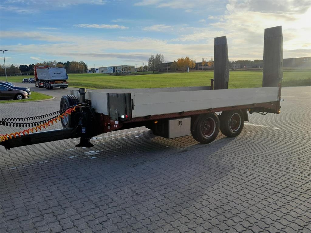 MTDK KC200 11,8 ton 5,2 mtr lad + ramper - Reboque baixa: foto 1 MTDK KC200 11,8 ton 5,2 mtr lad + ramper - Reboque baixa: foto 1