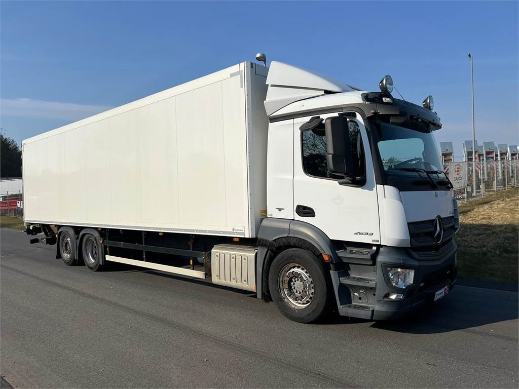 Mercedes-Benz Antos 2533 L - Camião furgão: foto 2 Mercedes-Benz Antos 2533 L - Camião furgão: foto 2