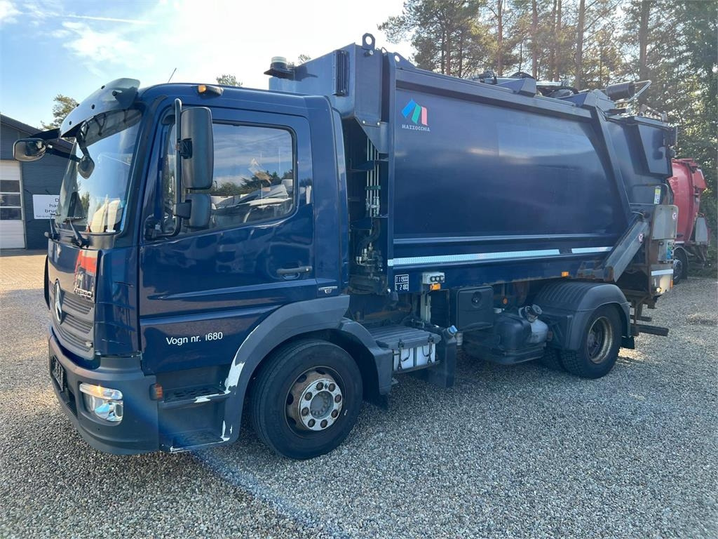 Mercedes-Benz Atego 1224 - Caminhão de lixo: foto 1 Mercedes-Benz Atego 1224 - Caminhão de lixo: foto 1