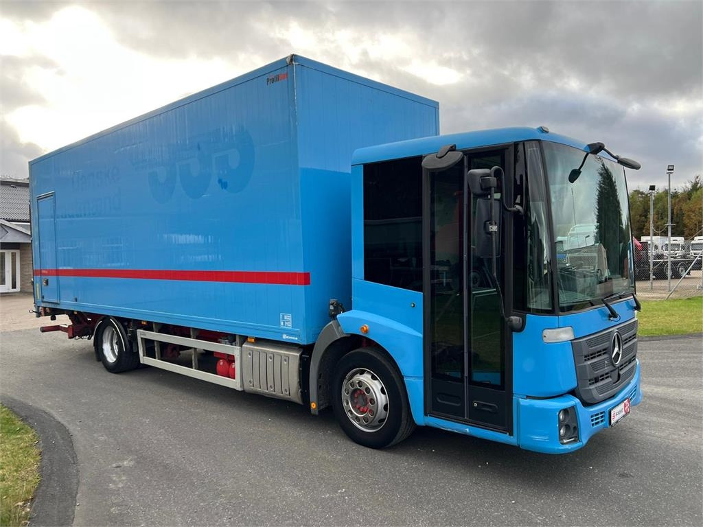 Mercedes-Benz Econic 1827 L - Camião furgão: foto 2 Mercedes-Benz Econic 1827 L - Camião furgão: foto 2