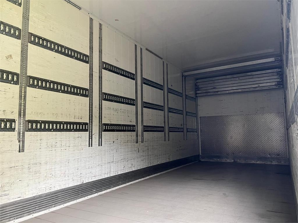 Mercedes-Benz Econic 1827 L - Camião furgão: foto 4 Mercedes-Benz Econic 1827 L - Camião furgão: foto 4