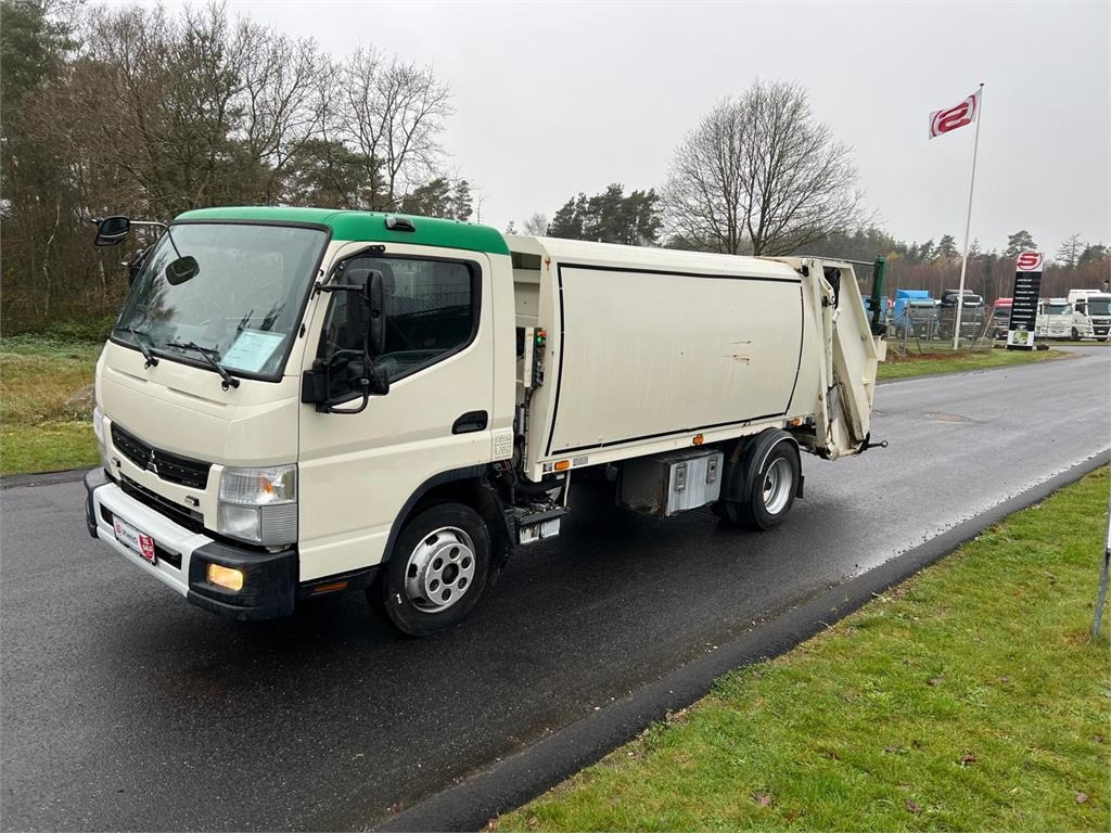 Mitsubishi Fuso CANTER 9C18 - Caminhão de lixo: foto 1 Mitsubishi Fuso CANTER 9C18 - Caminhão de lixo: foto 1