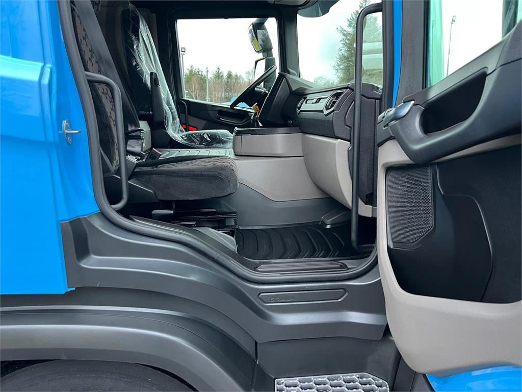 Scania P280 B 4x2 NB - Camião de lona: foto 3 Scania P280 B 4x2 NB - Camião de lona: foto 3