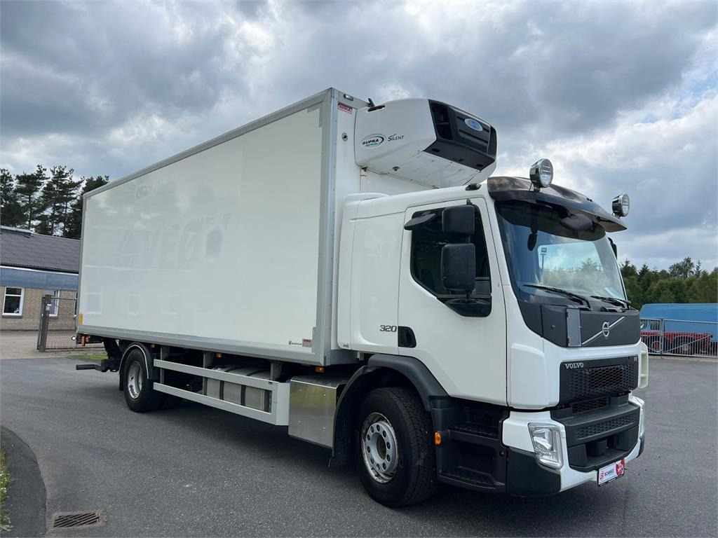 Volvo FE320 18 ton - Camião frigorífico: foto 2 Volvo FE320 18 ton - Camião frigorífico: foto 2