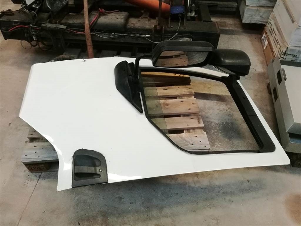 Volvo Fører dør til Volvo FE - Porta e peças para Camião: foto 2 Volvo Fører dør til Volvo FE - Porta e peças para Camião: foto 2