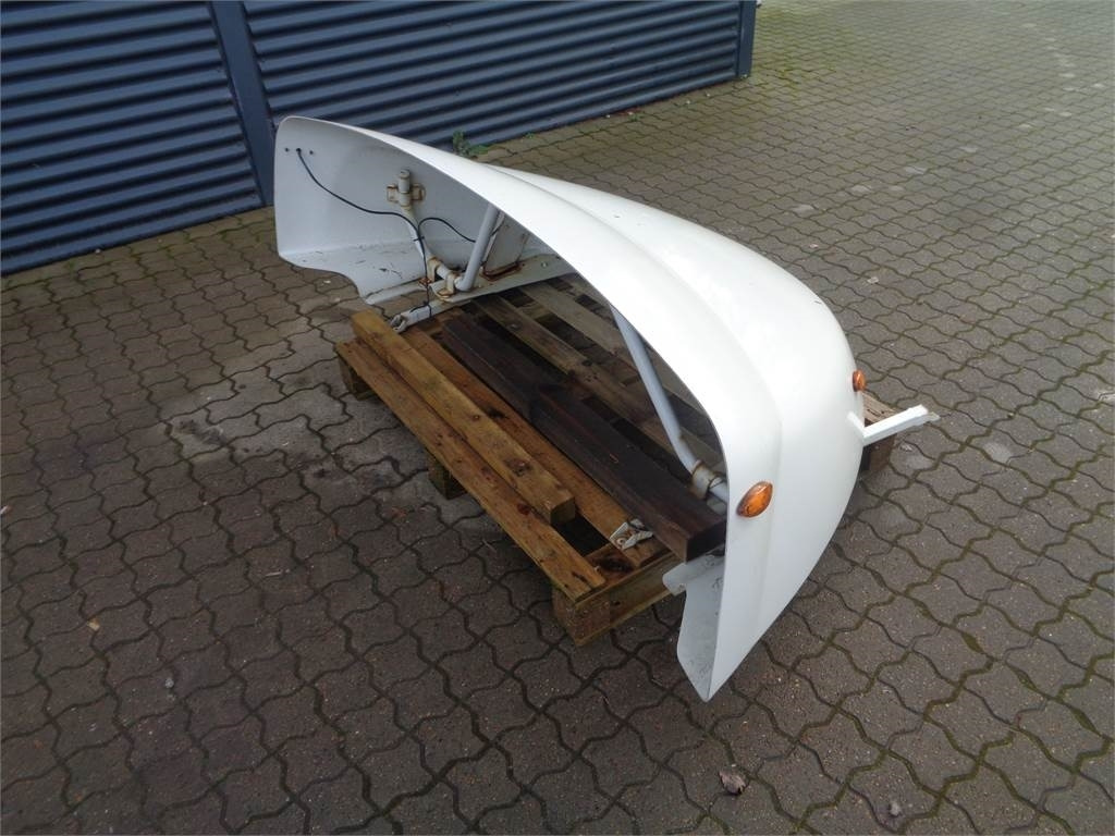 Volvo Tagspoiler til Volvo FL - Camião de lona: foto 4 Volvo Tagspoiler til Volvo FL - Camião de lona: foto 4