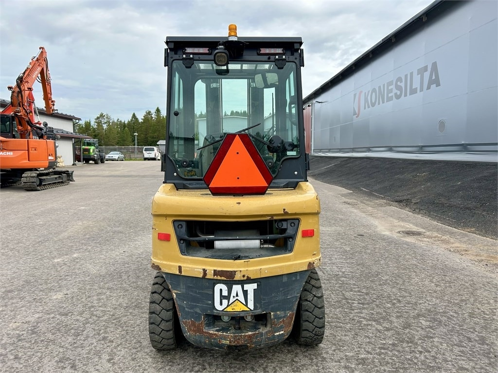 CAT DP 25 NT - Empilhador a diesel: foto 3 CAT DP 25 NT - Empilhador a diesel: foto 3