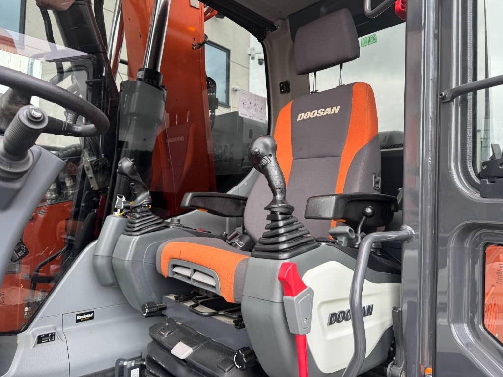 Escavadeira de rodas Doosan DX 165 W-5: foto 11