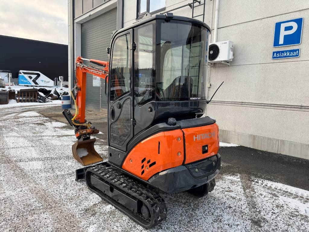 Hitachi MYYTY! SOLD! ZX 18-3 CLR Kallistaja ja pyöritys - Mini escavadeira: foto 3 Hitachi MYYTY! SOLD! ZX 18-3 CLR Kallistaja ja pyöritys - Mini escavadeira: foto 3