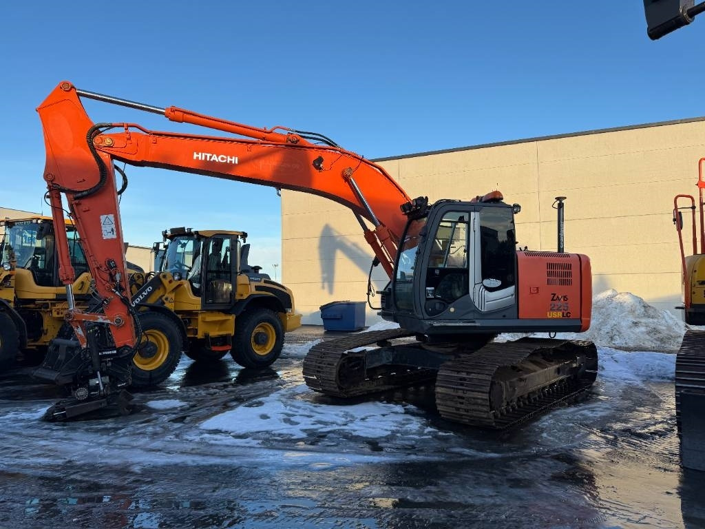 Hitachi Myyty! ZX225USRLC-3 - Escavadora de rastos: foto 1 Hitachi Myyty! ZX225USRLC-3 - Escavadora de rastos: foto 1