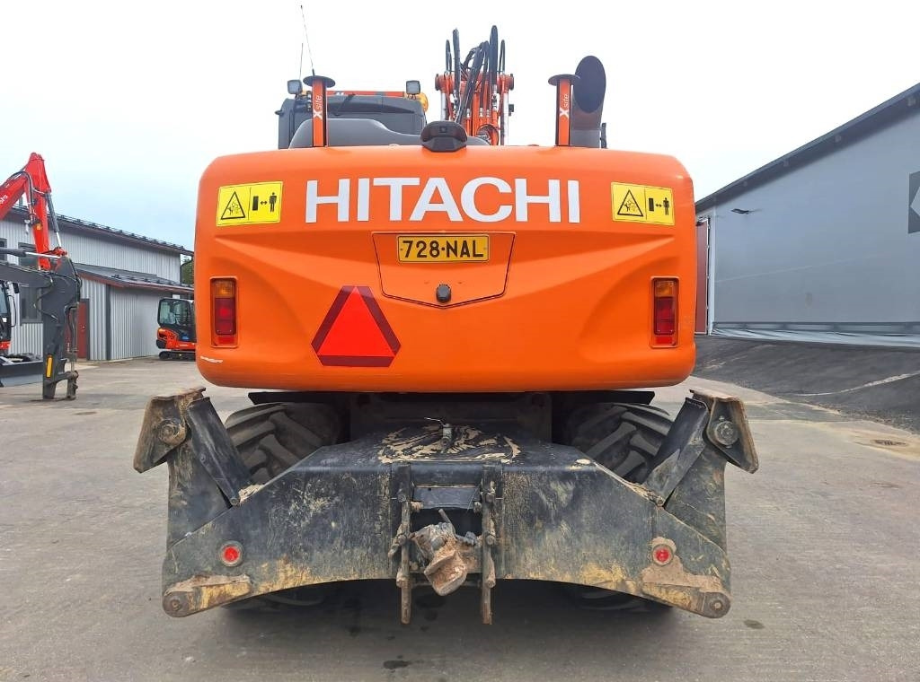 Hitachi ZX140W-5 HUIPPUVARUSTEET - Escavadeira de rodas: foto 3 Hitachi ZX140W-5 HUIPPUVARUSTEET - Escavadeira de rodas: foto 3