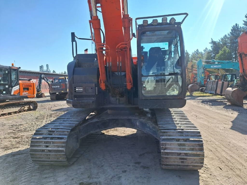 Hitachi ZX225USLC-5 - Escavadora de rastos: foto 4 Hitachi ZX225USLC-5 - Escavadora de rastos: foto 4