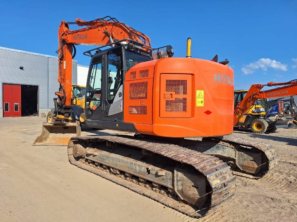 Hitachi ZX225USLC-5 - Escavadora de rastos: foto 5 Hitachi ZX225USLC-5 - Escavadora de rastos: foto 5