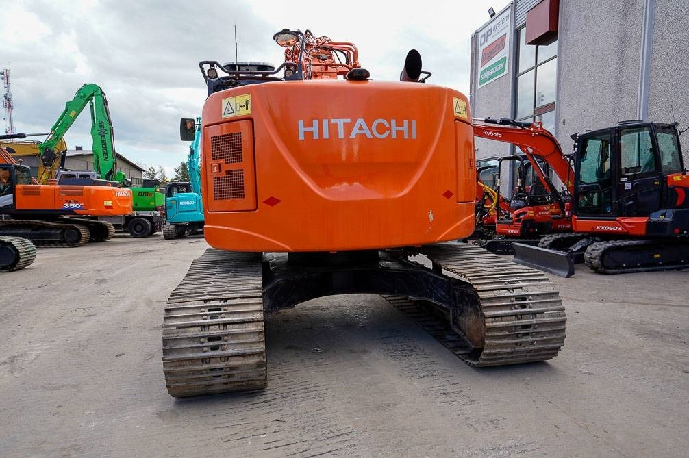 Hitachi ZX225USLC-5B MARTTIINILLA - Escavadora de rastos: foto 4 Hitachi ZX225USLC-5B MARTTIINILLA - Escavadora de rastos: foto 4