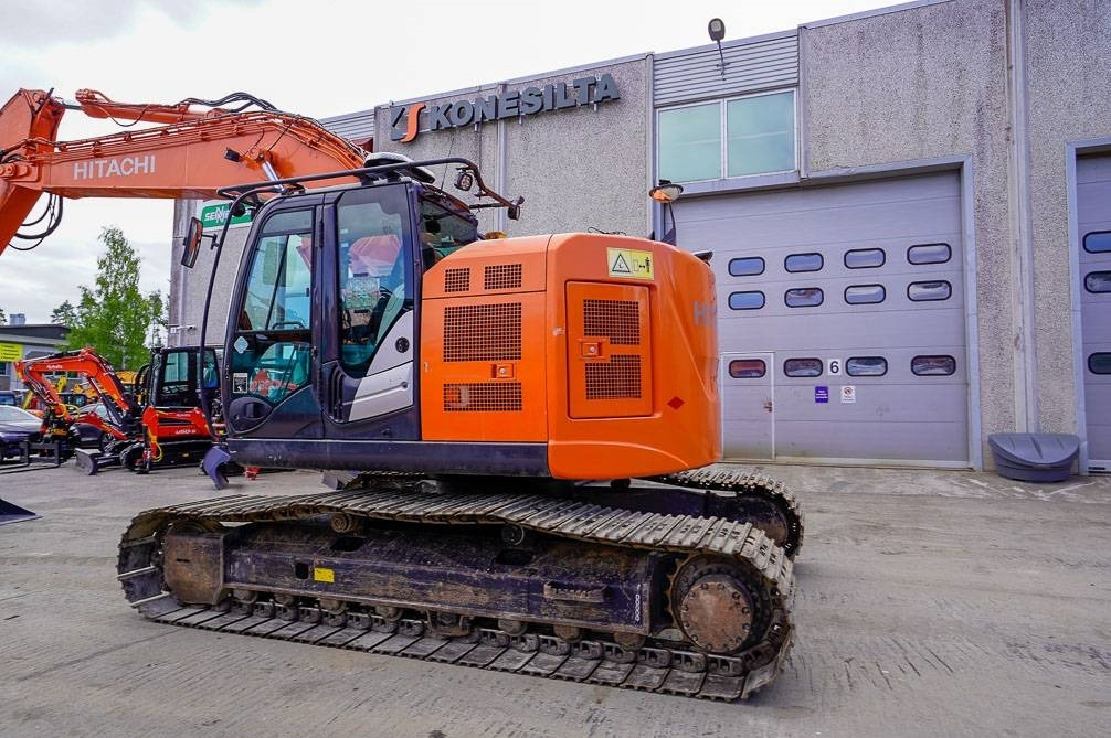 Hitachi ZX225USLC-5B MARTTIINILLA - Escavadora de rastos: foto 2 Hitachi ZX225USLC-5B MARTTIINILLA - Escavadora de rastos: foto 2