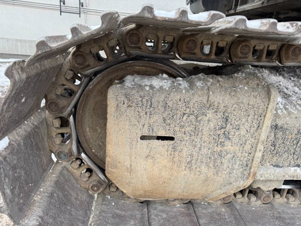 Escavadora de rastos Hitachi ZX225USLC-5B PYÖRITTÄJÄLLÄ: foto 7