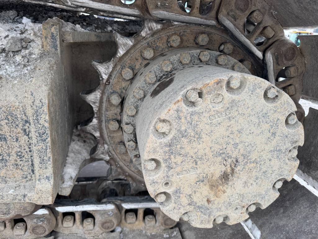Escavadora de rastos Hitachi ZX225USLC-5B PYÖRITTÄJÄLLÄ: foto 8