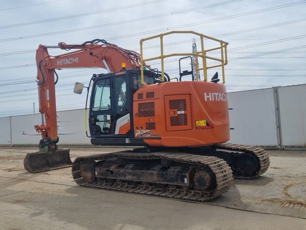 Hitachi ZX225USLC-7 - Escavadora de rastos: foto 1 Hitachi ZX225USLC-7 - Escavadora de rastos: foto 1