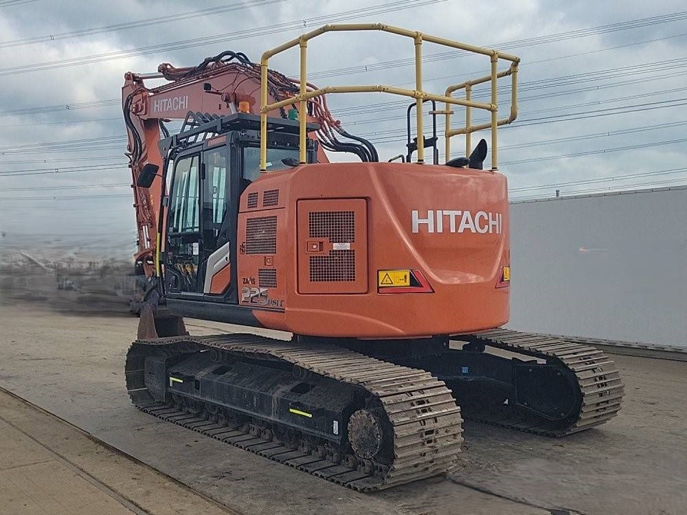Hitachi ZX225USLC-7 - Escavadora de rastos: foto 1 Hitachi ZX225USLC-7 - Escavadora de rastos: foto 1