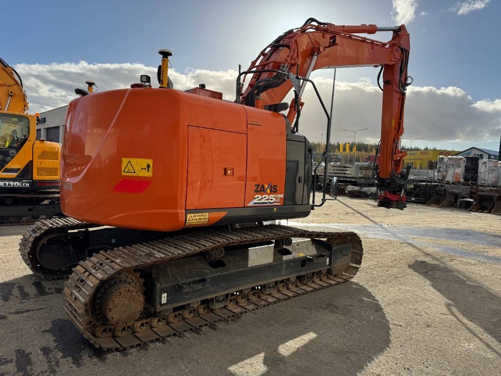 Hitachi ZX225USRLC-6 PYÖRITTÄJÄ, 3D-LAITTEET - Escavadora de rastos: foto 3 Hitachi ZX225USRLC-6 PYÖRITTÄJÄ, 3D-LAITTEET - Escavadora de rastos: foto 3