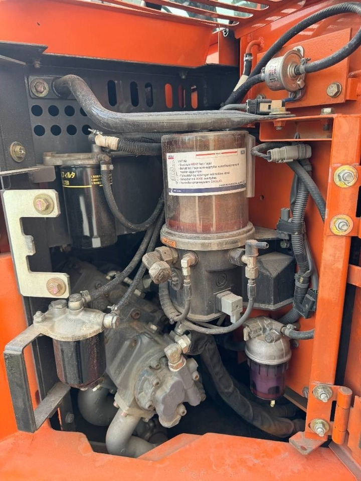 Mini escavadeira Hitachi ZX85US-5 Pyörittäjä, 3-Kauhaa: foto 10