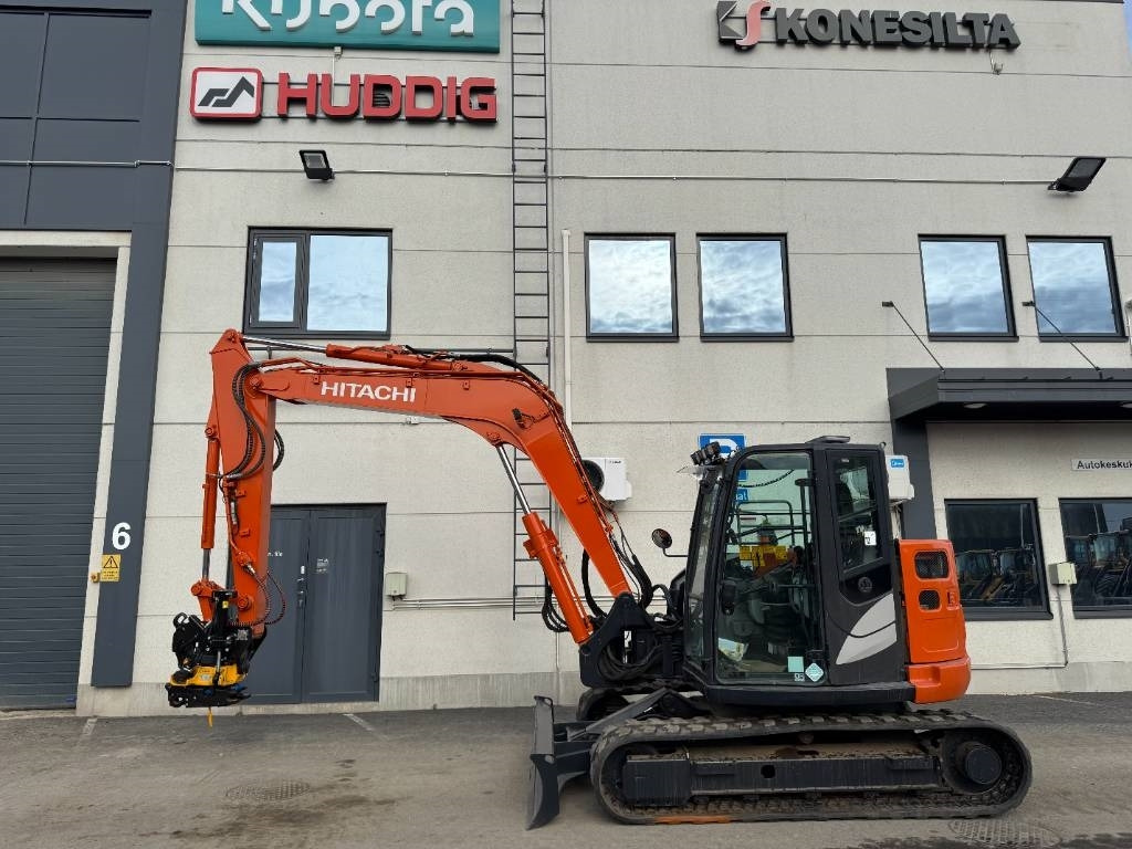 Hitachi ZX85USB-6, Uudella engcon EC209 tiltillä  - Mini escavadeira: foto 1 Hitachi ZX85USB-6, Uudella engcon EC209 tiltillä  - Mini escavadeira: foto 1