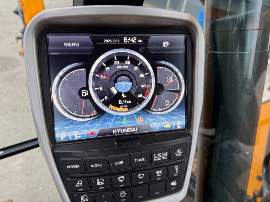 Escavadora de rastos Hyundai HX130LCR: foto 16