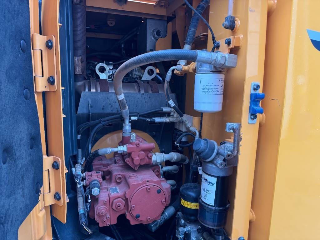 Escavadora de rastos Hyundai HX130LCR: foto 12